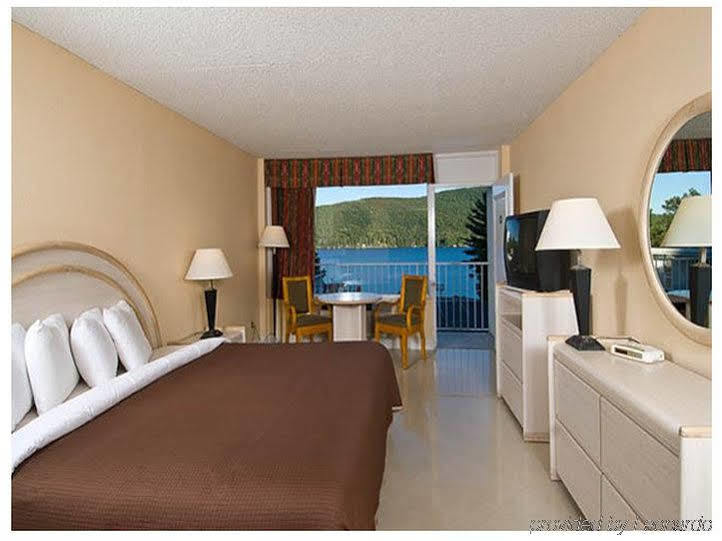 Lakefront Terrace Resort เลคจอร์จ ภายนอก รูปภาพ